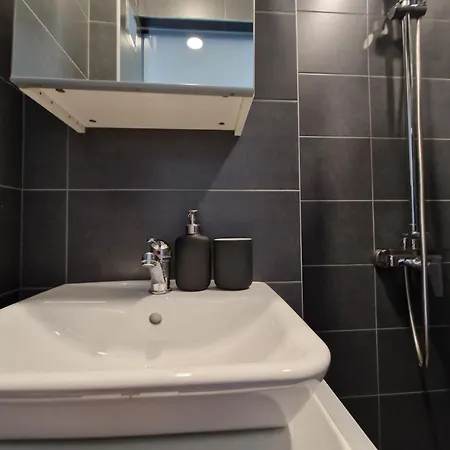 Apartman Away From